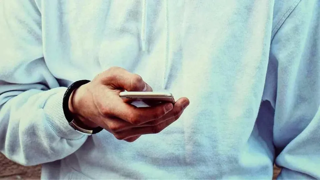 Spam calls and illegal robocalls are flooding phones across the country, and knowing the warning signs can help you avoid scams before you answer.